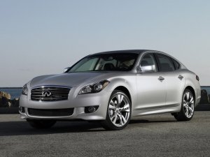 Lexus GS и Infiniti M: лучшее – враг хорошего